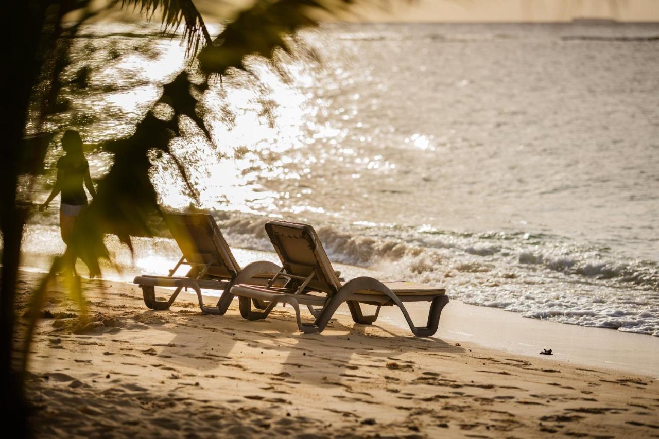 Victoria Beachcomber Resort & Spa Pointe-aux-Piments Esterno foto