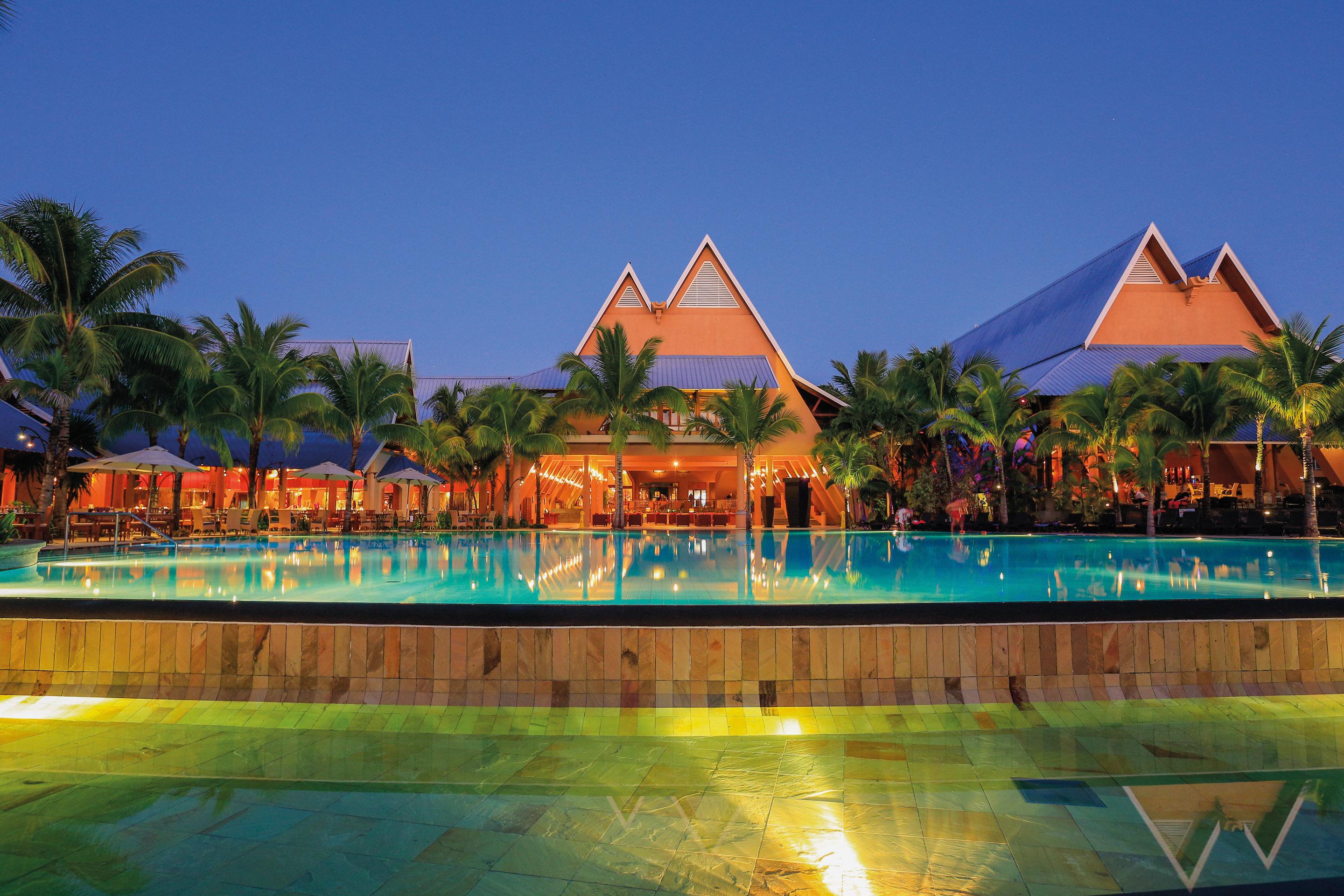 Victoria Beachcomber Resort & Spa Pointe-aux-Piments Esterno foto