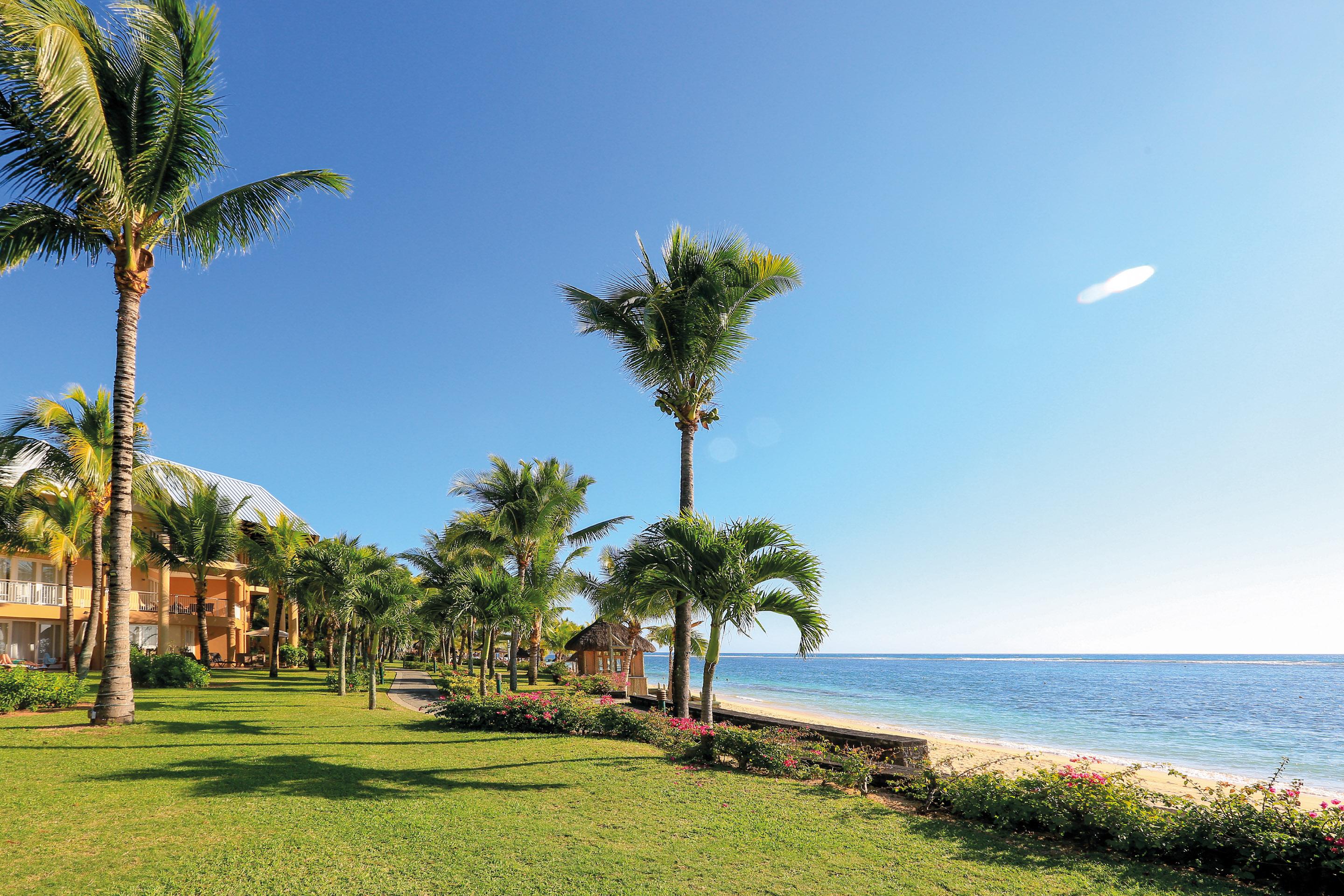 Victoria Beachcomber Resort & Spa Pointe-aux-Piments Esterno foto