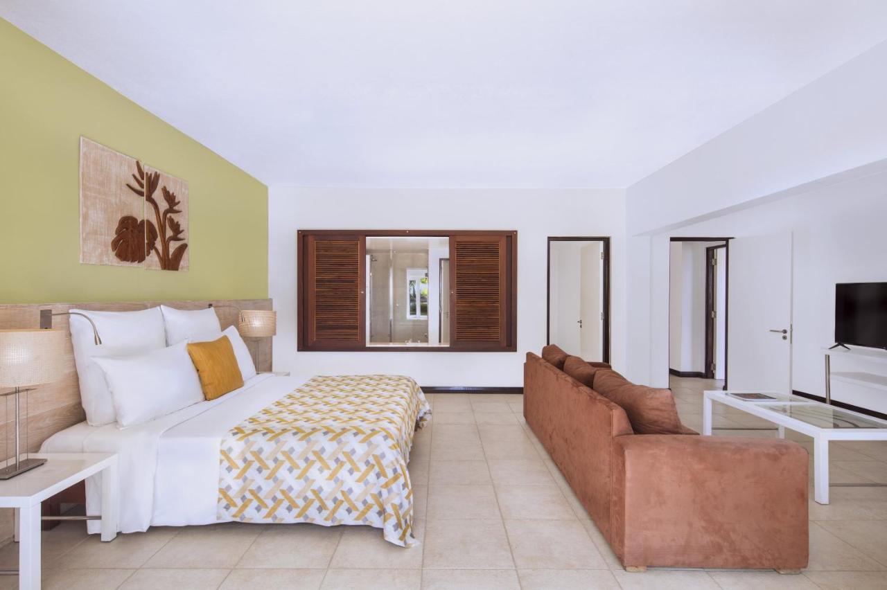 Victoria Beachcomber Resort & Spa Pointe-aux-Piments Esterno foto