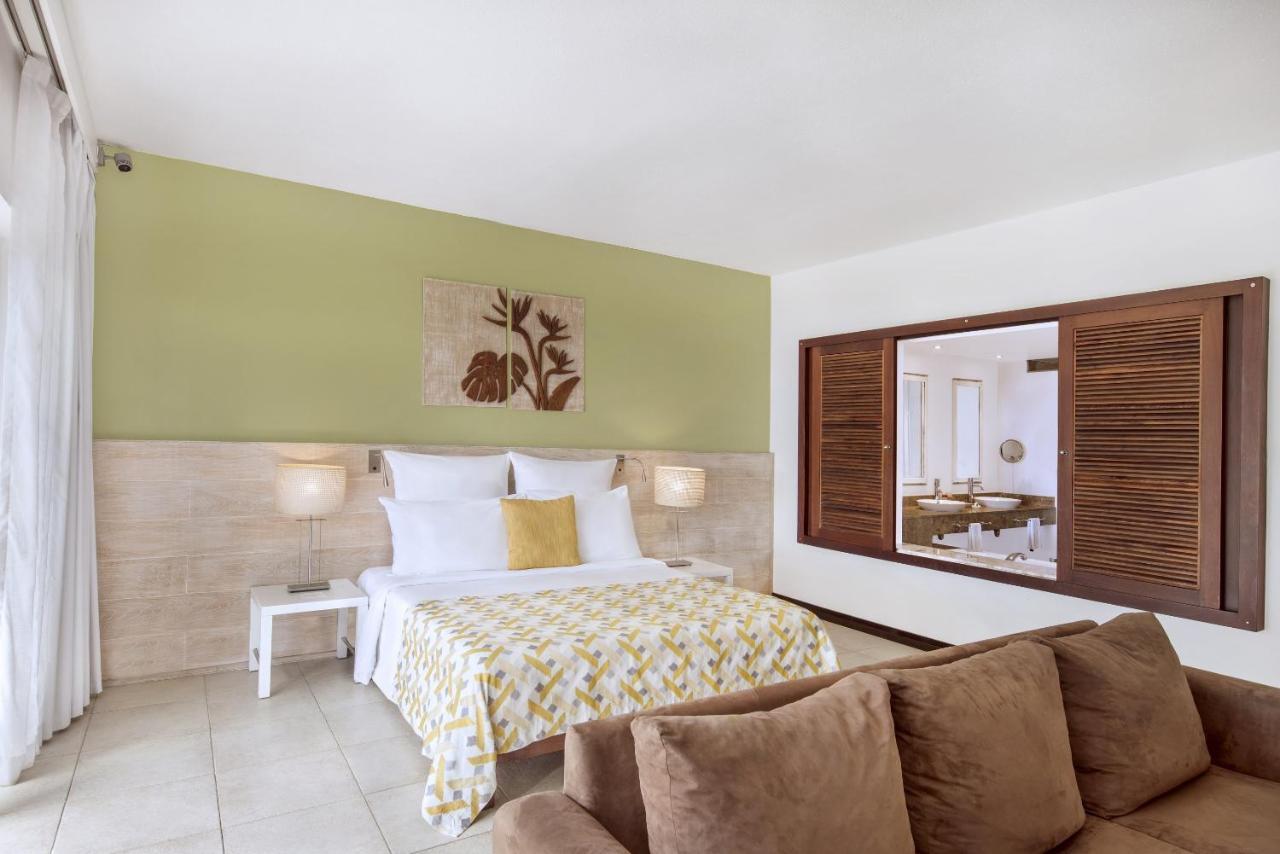 Victoria Beachcomber Resort & Spa Pointe-aux-Piments Esterno foto